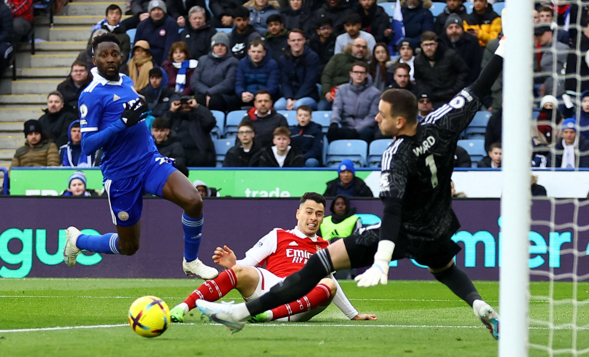 场上争执骤 场上争执骤